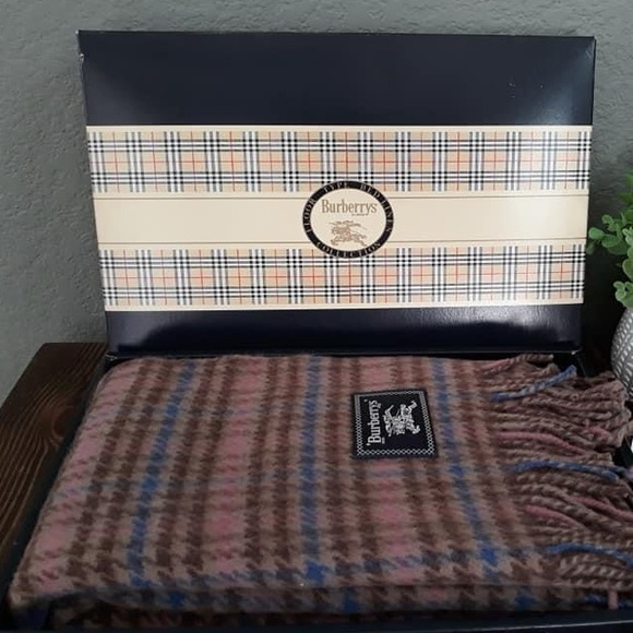 Burberry Shawl/Blanket - Picture 1 of 13